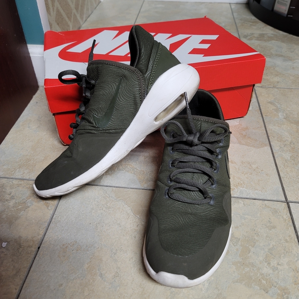Nike Air Max Sasha SE Size 7